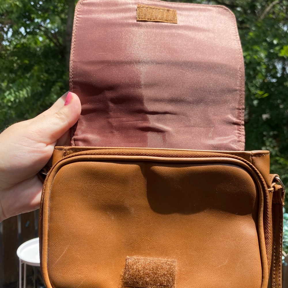 Colorblock Faux Leather Crossbody Bag - Picture 9 of 11